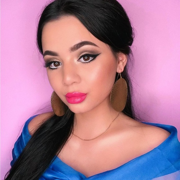 🧞♂️LE🧞♂️MAC Aladdin Collection Matte Lipstick- A Whole New World - Picture 11 of 15